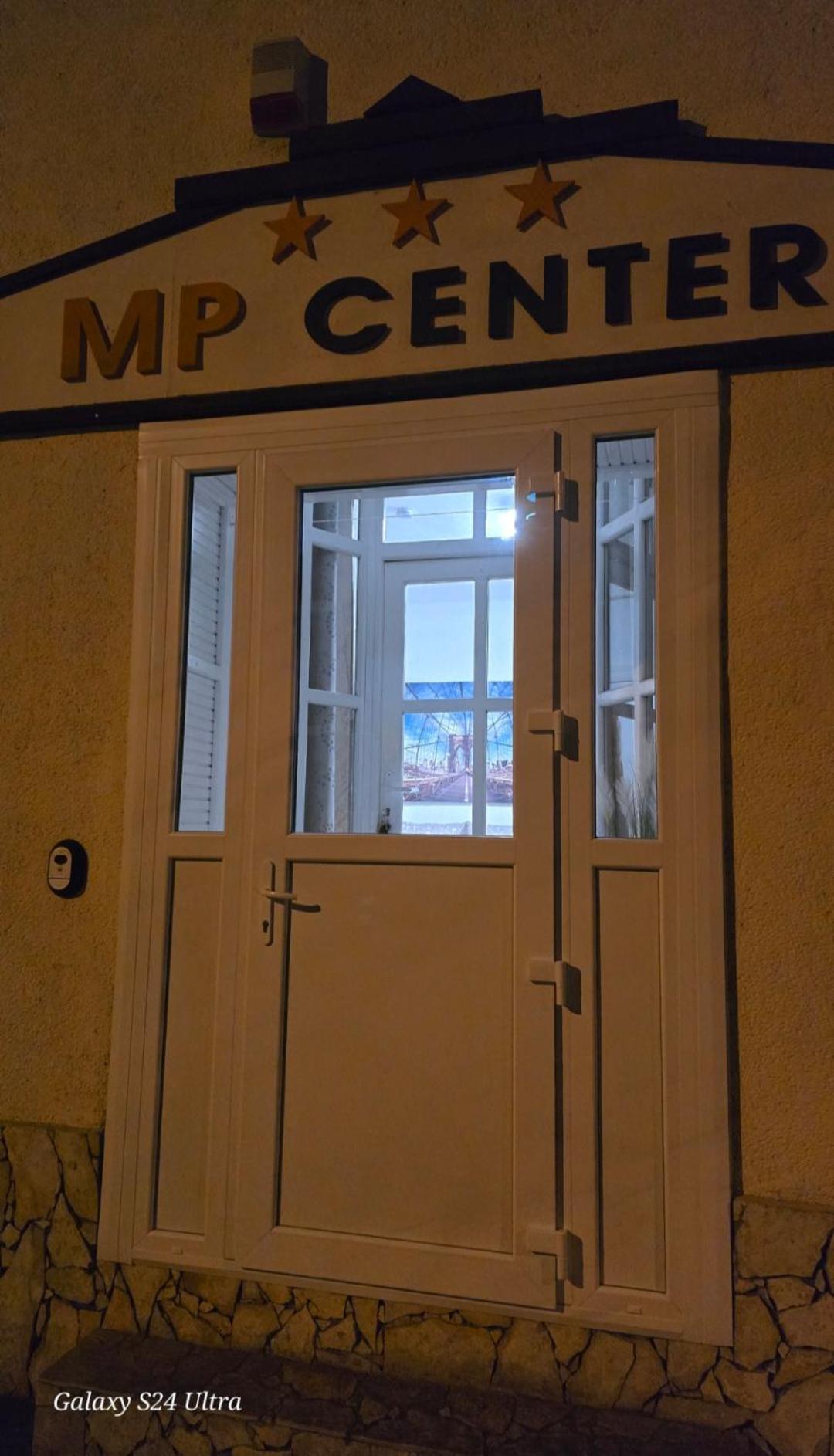 Mp Center Maganszallas Miskolc Exterior photo